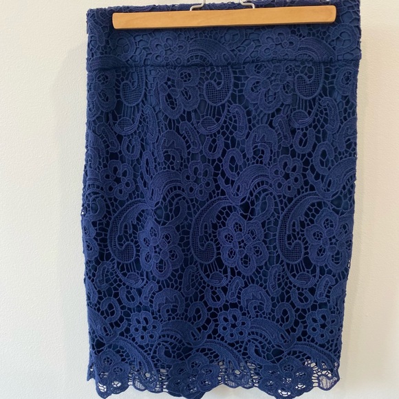 Blue lace pencil skirt - Picture 1 of 5